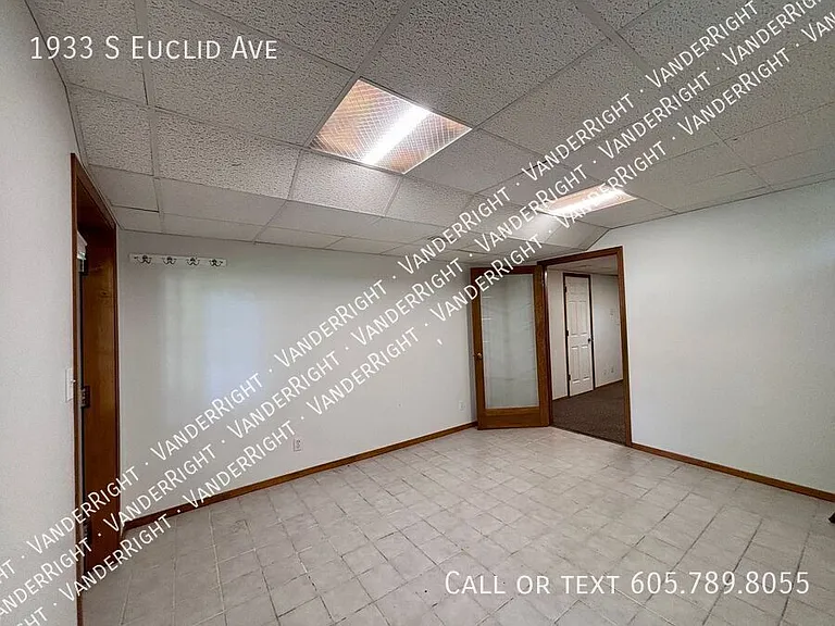 1933 S Euclid Ave — Photo 25
