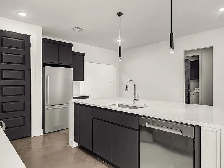3006 Alpha Wolf Ct — Photo 7