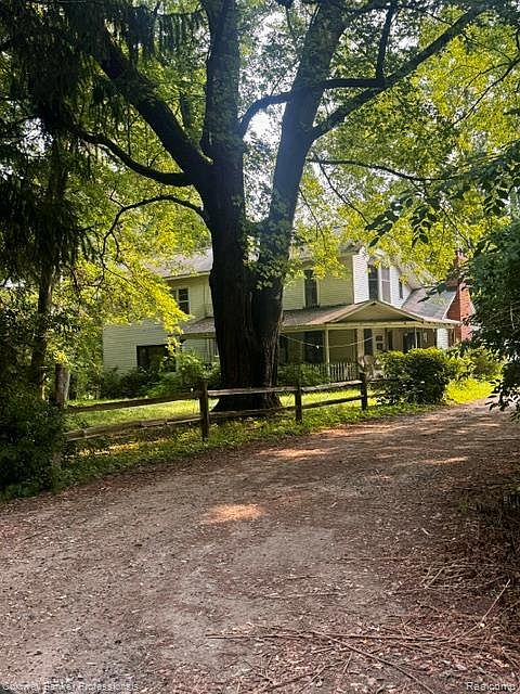 1st image of 5923 Lake George Rd