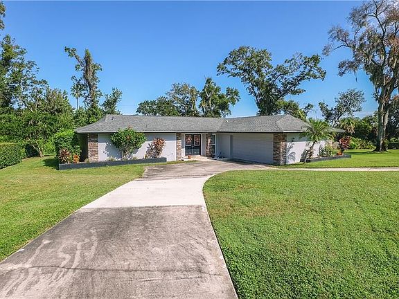 4th image of 920 Brookwood Dr