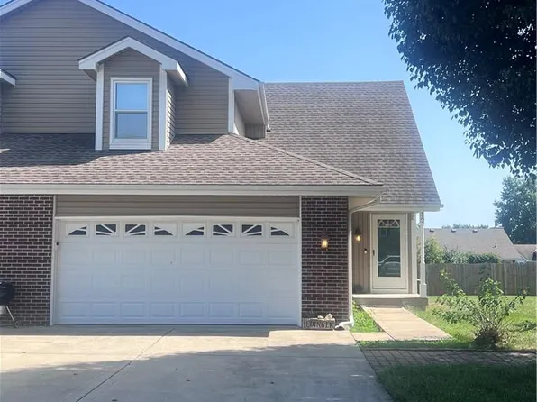 513 Cape Cod Ct, Smithville, MO 64089