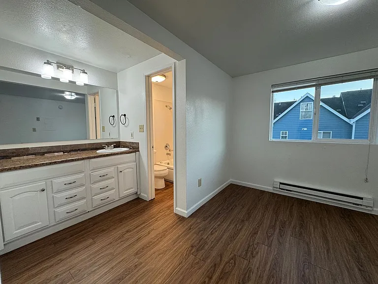 301 Apartments in the heart of Beacon Hill — Photo 19