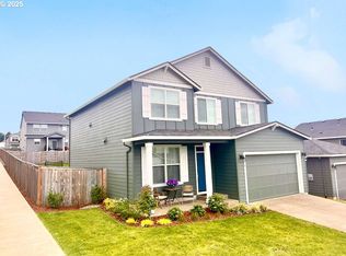 1018 NE Trillium Dr, Estacada, OR 97023