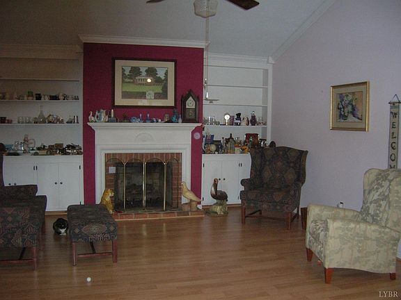 3rd image of 206 Clays Crossing Dr
