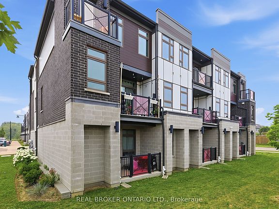 3rd image of 155 SE Thomas Slee Dr #1-G