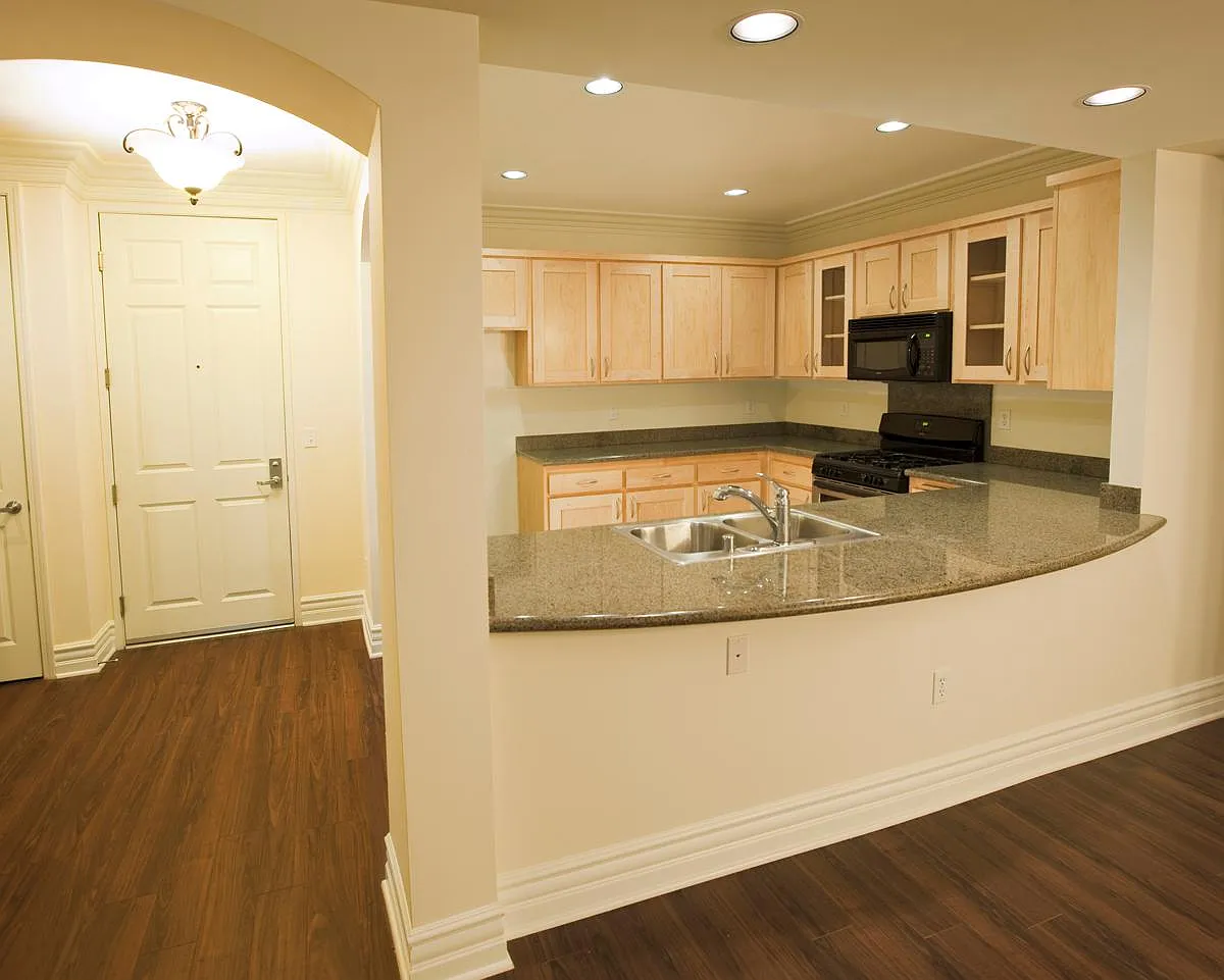 13940 Moorpark St — Photo 2
