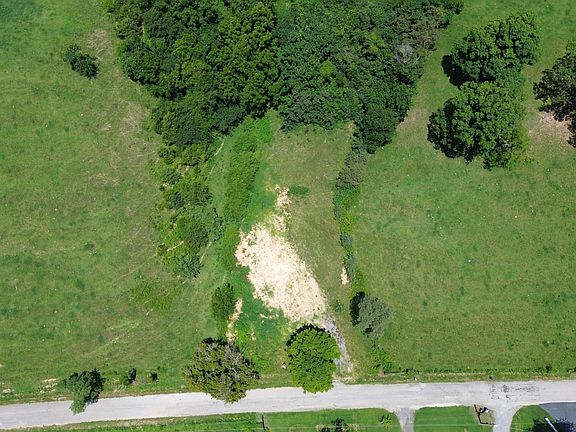 2nd image of 741 Wilson Hale Rd