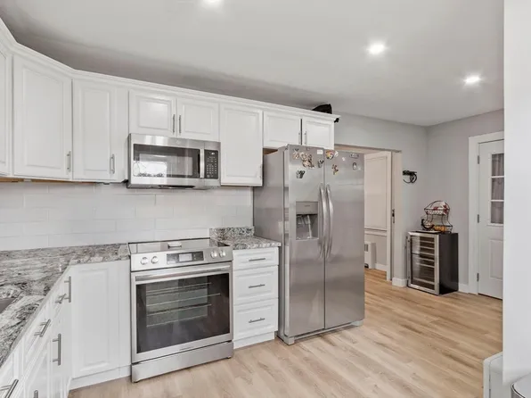 184 Fitchburg Rd, Townsend, MA 01469