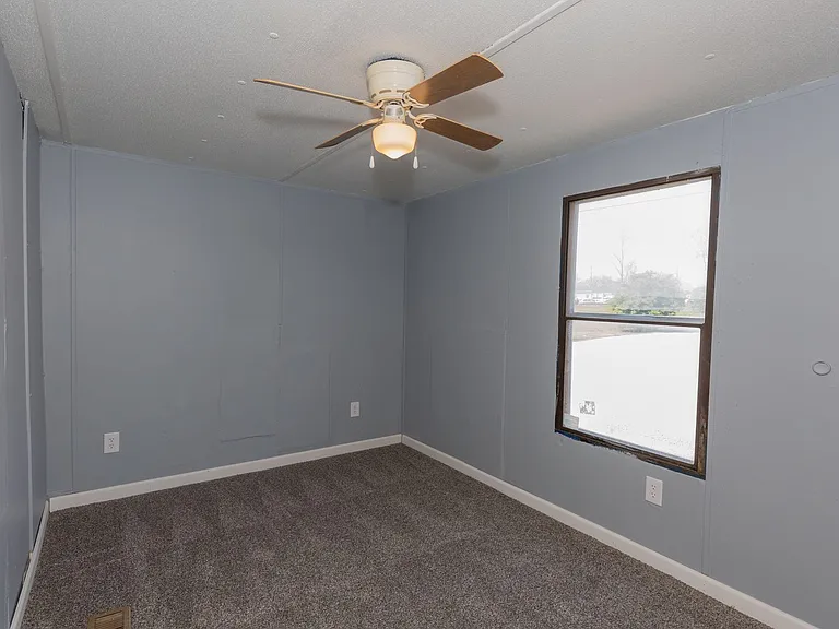 90 Fabric Dr — Photo 23