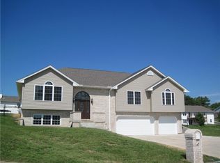 117 Nighthawk Ln, Hannibal, MO 63401