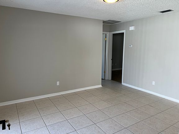 3rd image of 3106 Bloomingdale Villas Ct #3108