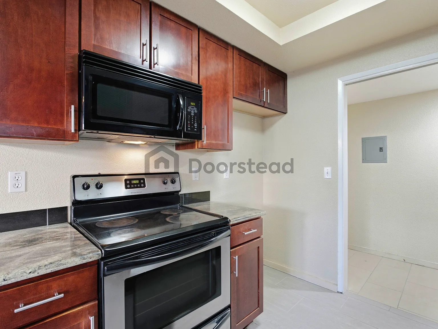 2 bed, 2.0 bath, 989 sqft, $2,700 — Photo 4