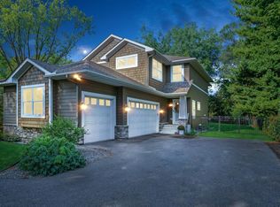 4130 Tonkawood Rd, Minnetonka, MN 55345