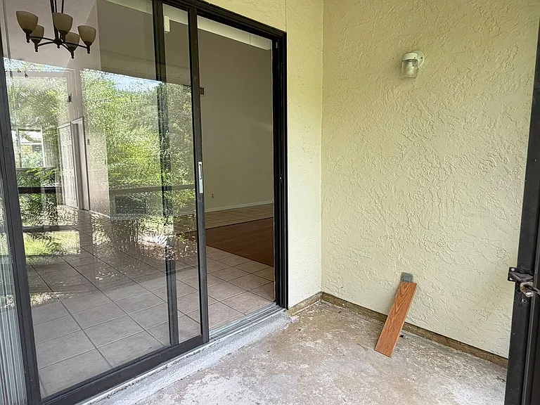 7386 Spring Villas Cir — Photo 12