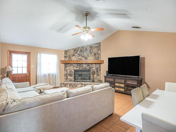 5th image of 504 Eagle Dr