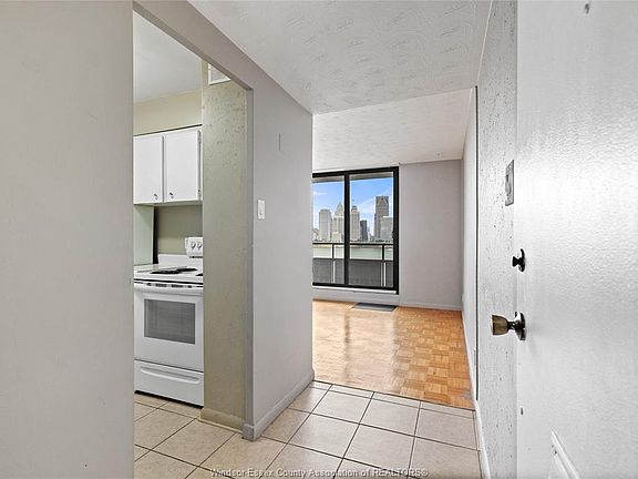 3rd image of 111 Riverside Dr E #903