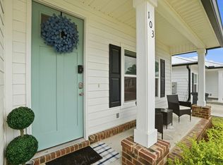 103 Penny Ln, Valparaiso, FL 32580
