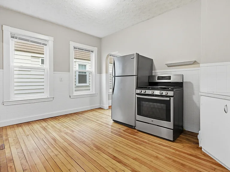 35 Oakland St #1 — Photo 17