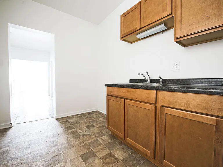 7254 S University — Photo 1