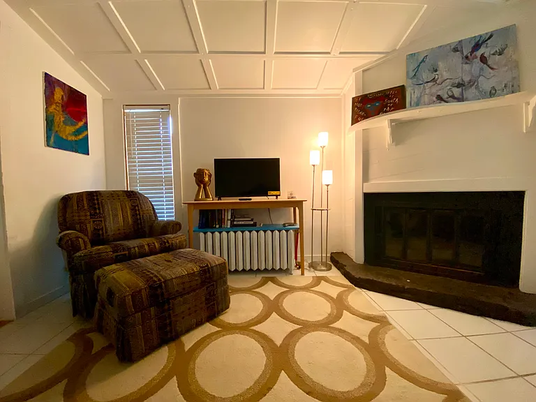 117 N Jane St #101 — Photo 5
