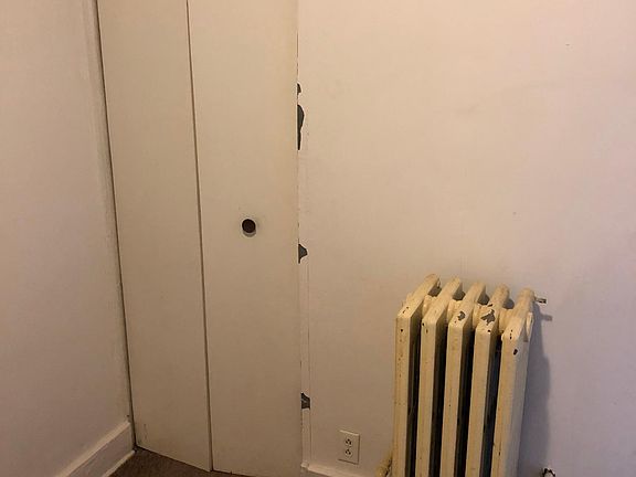 4th image of 3519 N Hermitage Ave #2