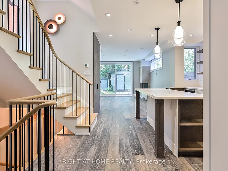 232 Willard Ave — Photo 4