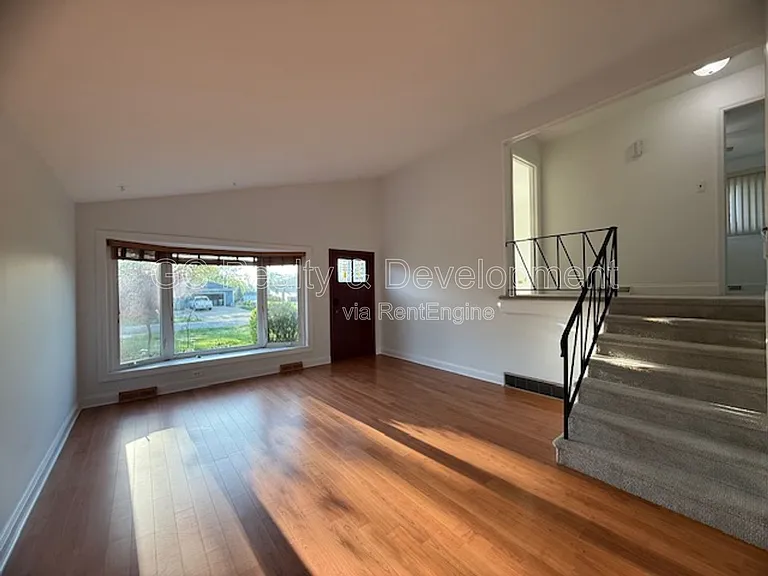 2N278 Prairie Ave — Photo 2