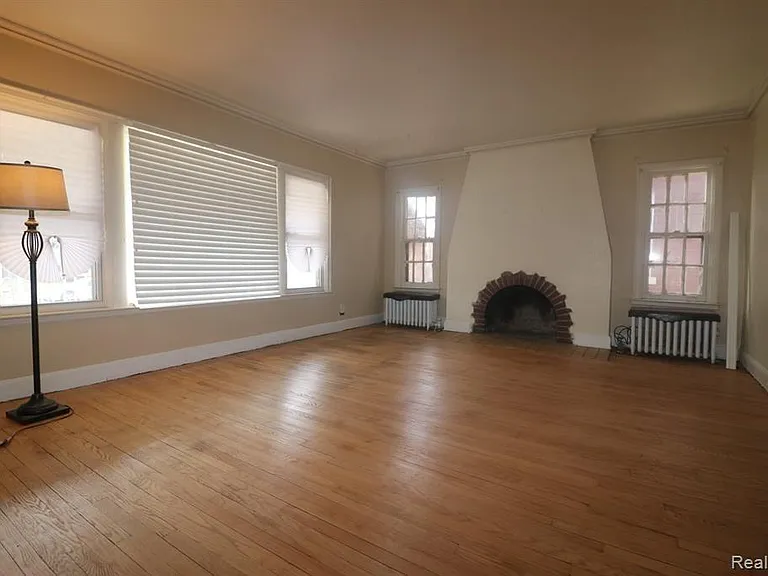 2066 Calvert St #A — Photo 2