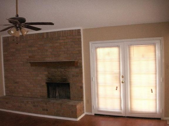 2nd image of 4616 Mandalay Dr