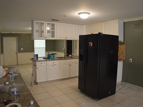 5th image of 2925 Montclaire Ave #A