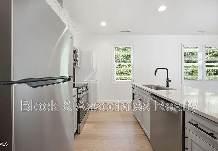 2815-103 Wilcox Pl — Photo 20