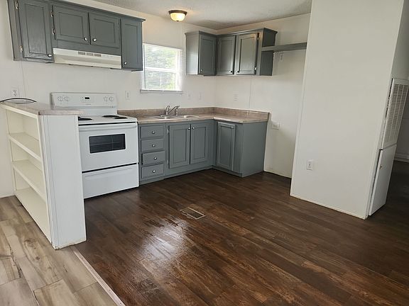 3rd image of 18 Red Plum Rd