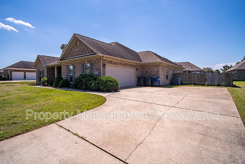 4 bed, 3.0 bath, 2672 sqft, $2,500 — Photo 3