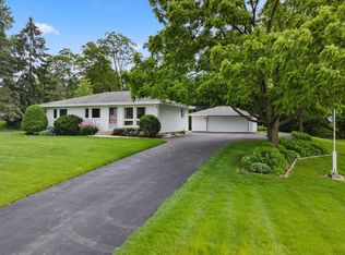 N55W14325 Carol Dr, Menomonee Falls, WI 53051