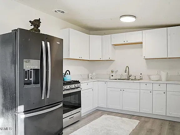 3 bed, 960 sqft, $1,250 — Photo 4
