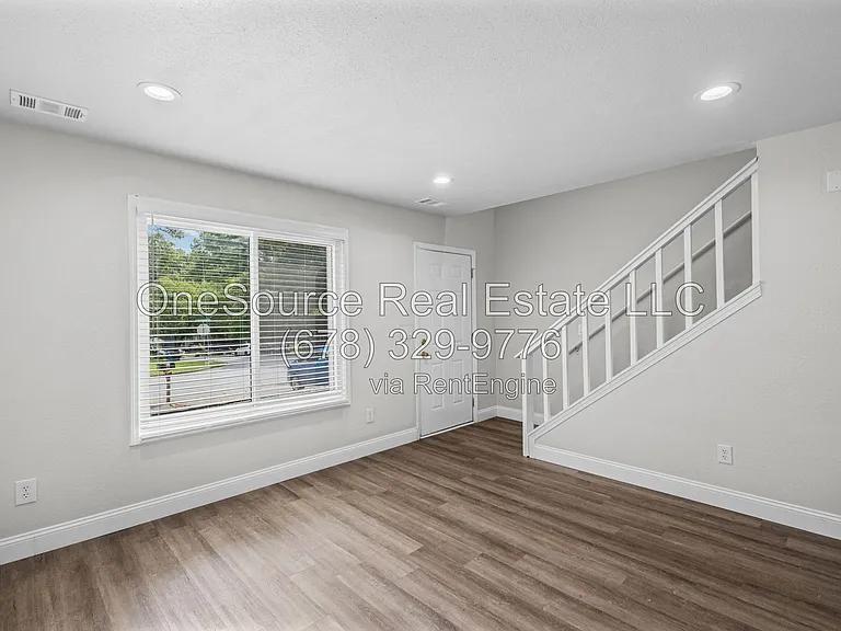 1340 N Hampton Rd #1 — Photo 9