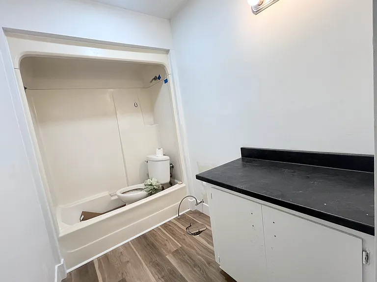 331 Victoria St — Photo 7
