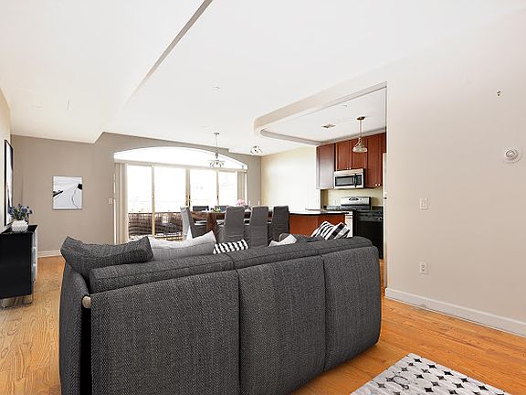 3rd image of 310 2nd St APT 5D
