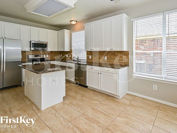 4th image of 14103 White Oak Gardens Dr