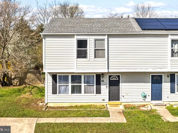 11 Farmhouse Ct, Sicklerville, NJ 08081