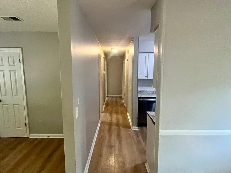 1215 Winifred Ln — Photo 22