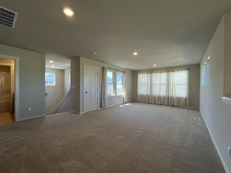 31530 NW Yorkshire St — Photo 42