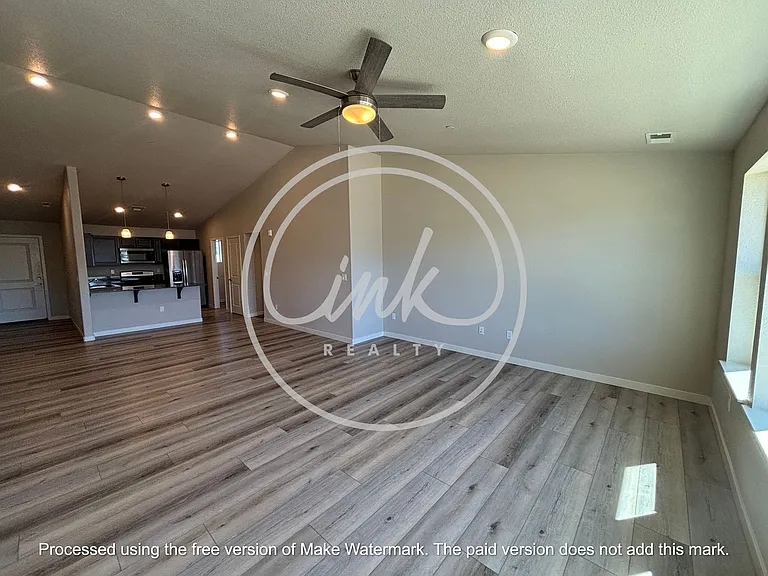 608 Crossing Cir — Photo 4