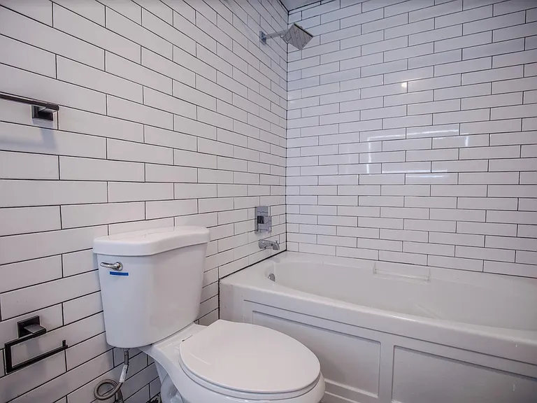630 N Franklin St #605 — Photo 15