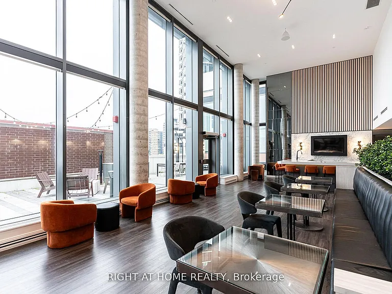 15 Wellington St S #301 — Photo 17