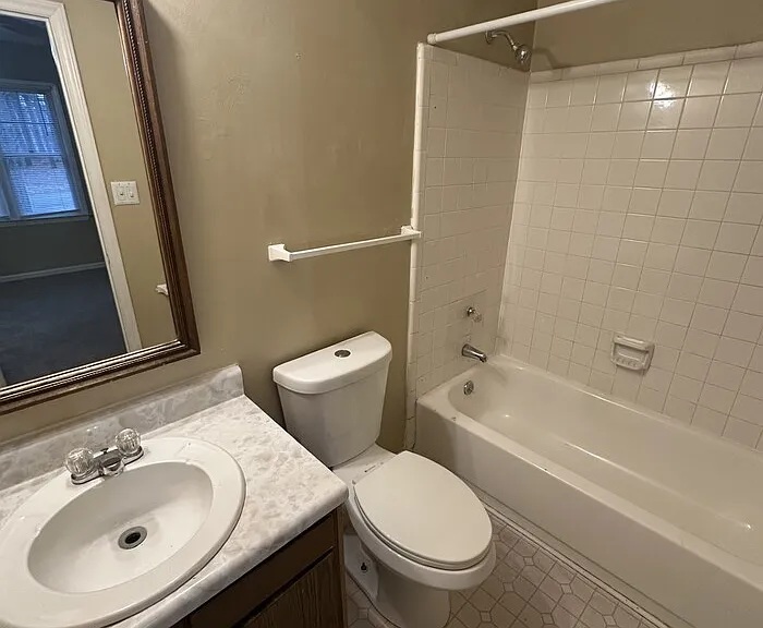 925 Hearthridge Ct #B — Photo 8