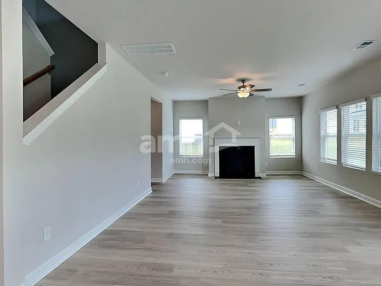 303 Granby Trl — Photo 6