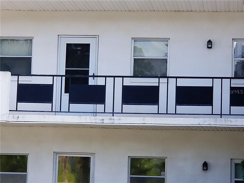 1st image of 100 El Camino Dr APT 211