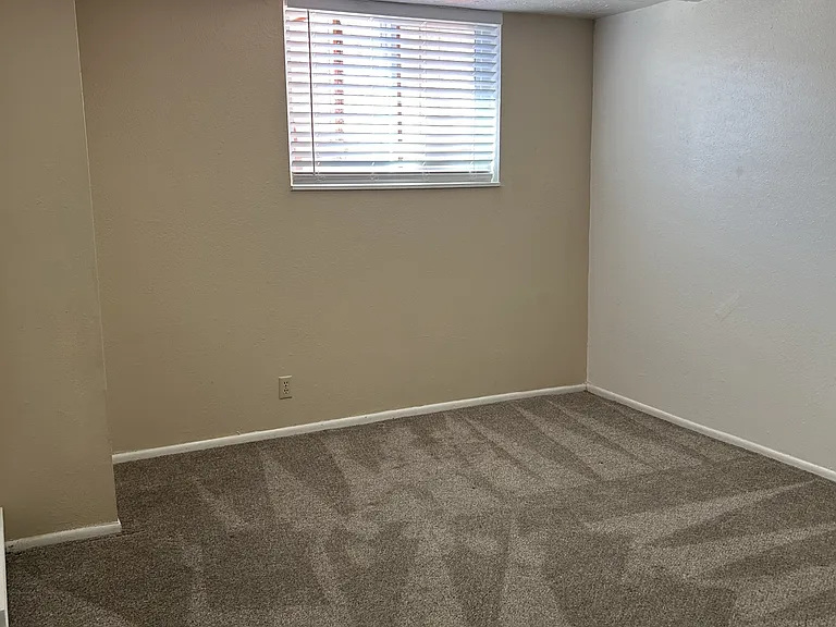 84 E 9230 S — Photo 15