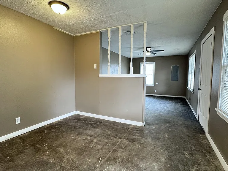808 Kyle St — Photo 7